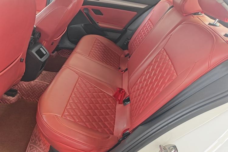 Used Volkswagen Lamando 2015 230TSI DSG Fashion Edition Left Rear Seat