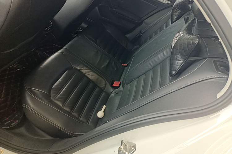 Used Volkswagen Lamando 2015 280TSI DSG Luxury Edition Left Rear Seat