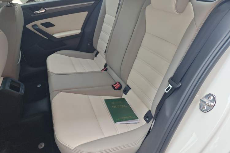 Used Volkswagen Lamando 2015 230TSI DSG Fashion Edition Left Rear Seat