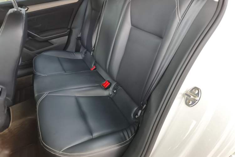 Used Volkswagen Lamando 2015 230TSI DSG Fashion Edition Left Rear Seat