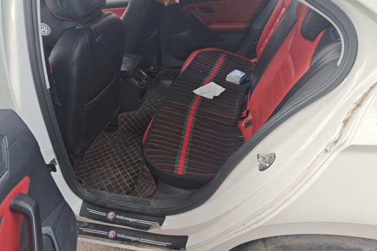 Used Volkswagen Lamando 2015 230TSI DSG Fashion Edition Left Rear Seat