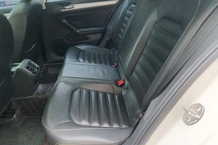 Used Volkswagen Lamando 2015 280TSI DSG Luxury Edition Left Rear Seat