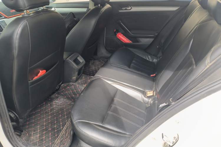 Used Volkswagen Lamando 2015 230TSI DSG Fashion Edition Left Rear Seat