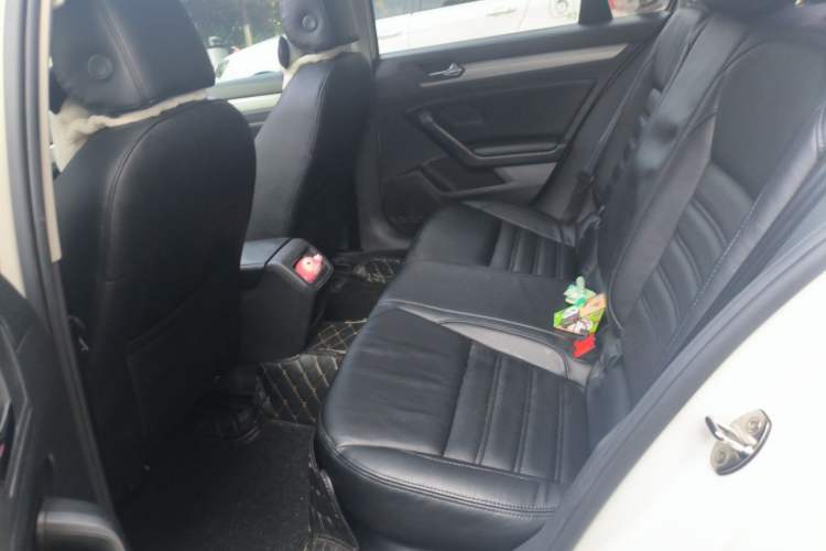 Used Volkswagen Lamando 2015 230TSI DSG Fashion Edition Left Rear Seat