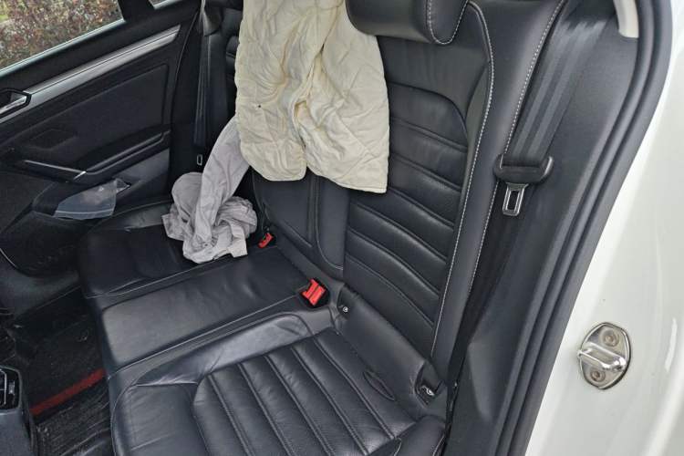 Used Volkswagen Lamando 2015 330TSI DSG Luxury Edition Left Rear Seat