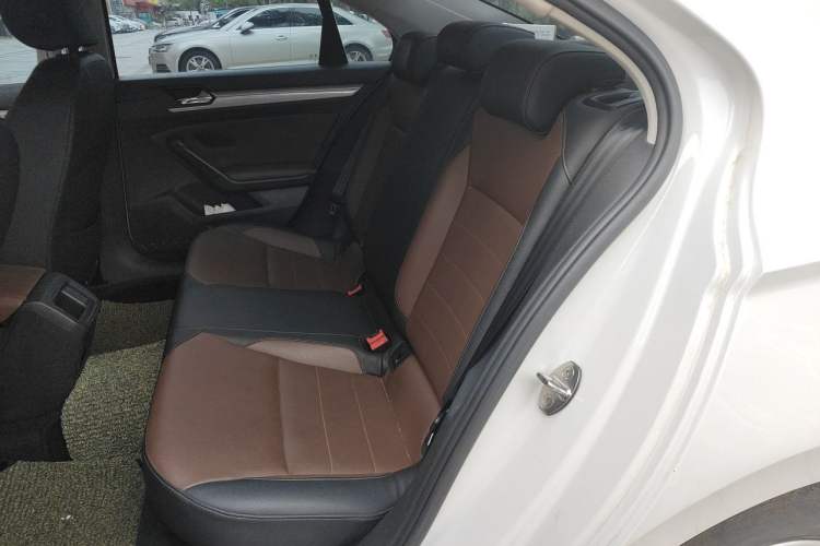 Used Volkswagen Lamando 2015 230TSI DSG Fashion Edition Left Rear Seat