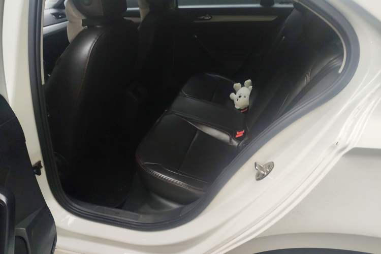 Used Volkswagen Lamando 2015 230TSI Manual Trend Edition Left Rear Seat