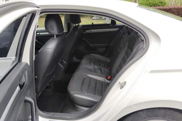 Used Volkswagen Lamando 2015 330TSI DSG Comfort Edition Left Rear Seat