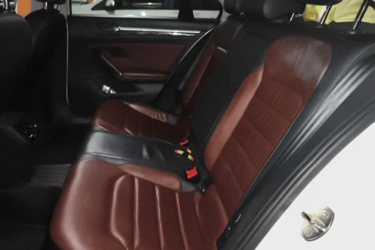 Used Volkswagen Lamando 2015 280TSI DSG Comfort Edition Left Rear Seat