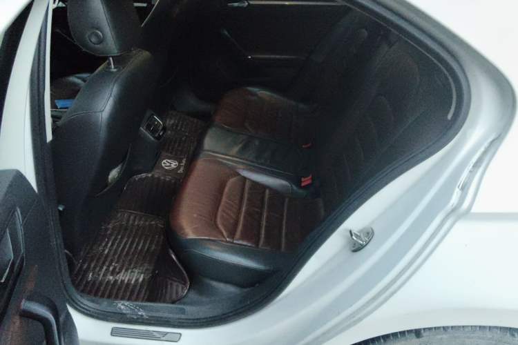 Used Volkswagen Lamando 2015 330TSI DSG Comfort Edition Left Rear Seat