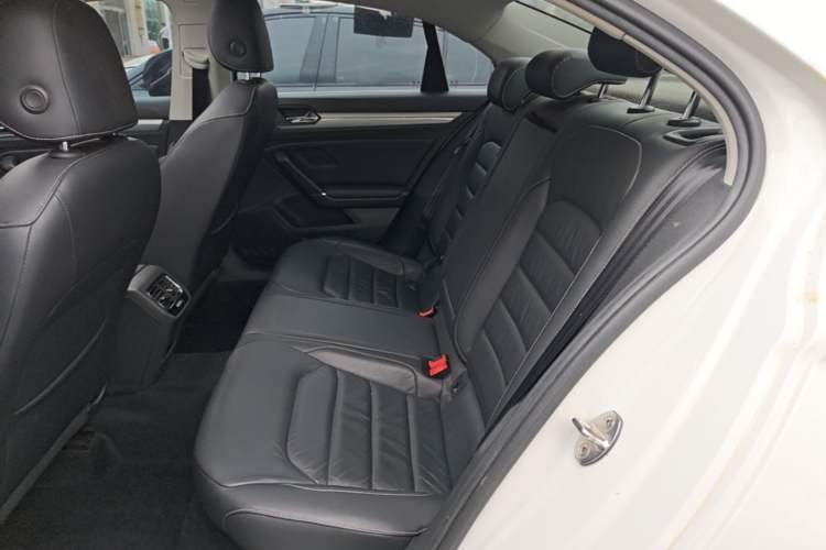 Used Volkswagen Lamando 2015 280TSI DSG Comfort Edition Left Rear Seat