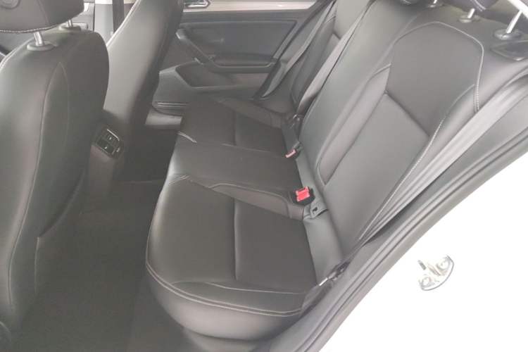 Used Volkswagen Lamando 2015 230TSI DSG Fashion Edition Left Rear Seat