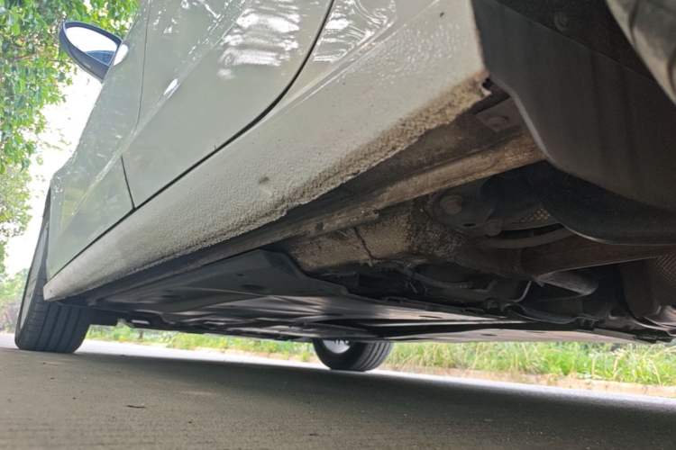 Used Volkswagen Lamando 2015 280TSI DSG Comfort Edition Left Side Sill