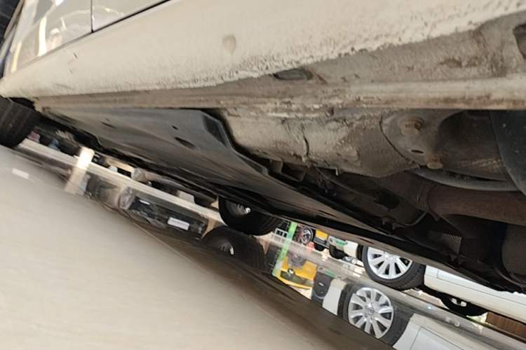 Used Volkswagen Lamando 2015 280TSI DSG Comfort Edition Left Side Sill
