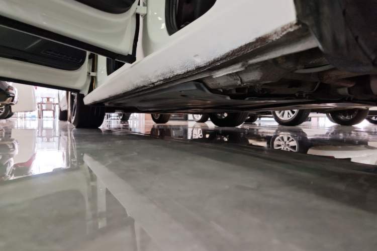 Used Volkswagen Lamando 2015 280TSI DSG Comfort Edition Left Side Sill
