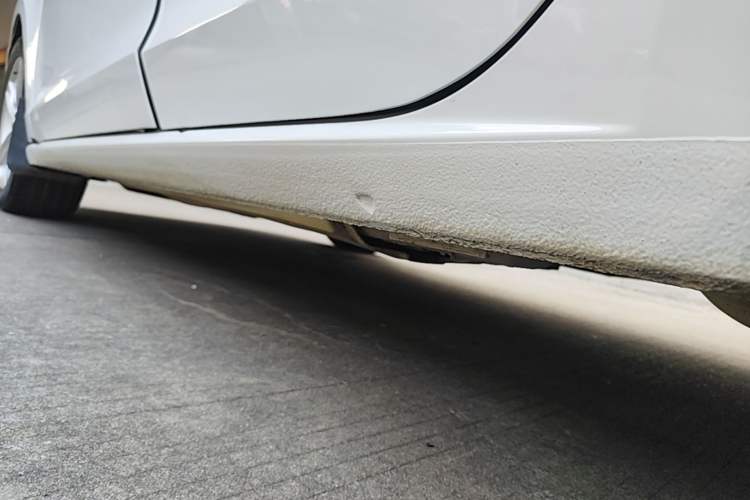 Used Volkswagen Lamando 2015 280TSI DSG Comfort Edition Left Side Sill