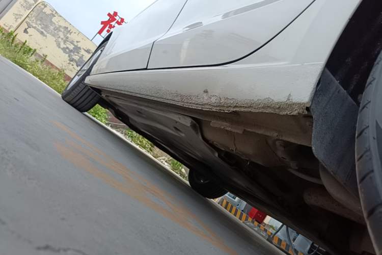 Used Volkswagen Lamando 2015 280TSI DSG Comfort Edition Left Side Sill