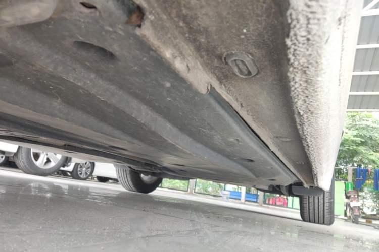 Used Volkswagen Lamando 2015 230TSI DSG Fashion Edition Left Side Sill