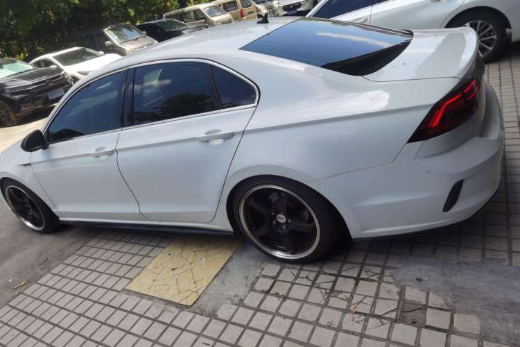 Used Volkswagen Lamando 2015 230TSI DSG Fashion Edition Left Side