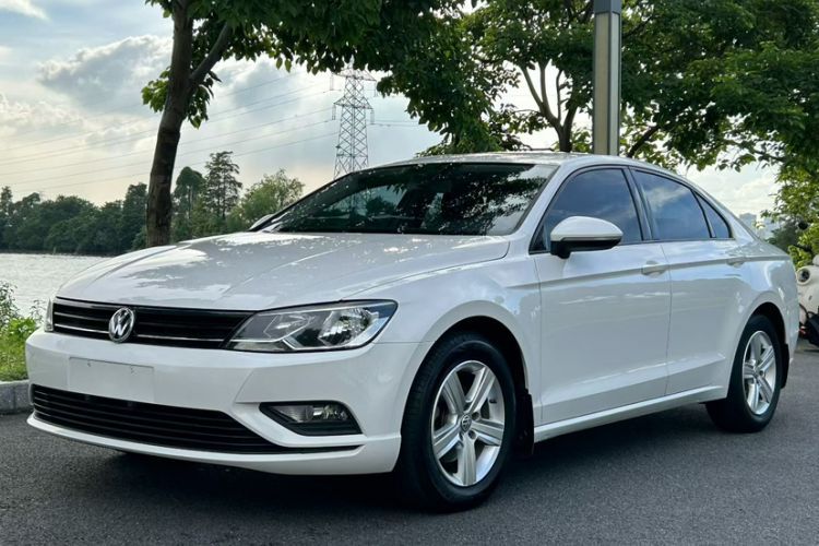 Used Volkswagen Lamando 2015 230TSI DSG Fashion Edition Guazi used car, China used car export, Used car for sale, Used  cars, Cheapest cars for sale