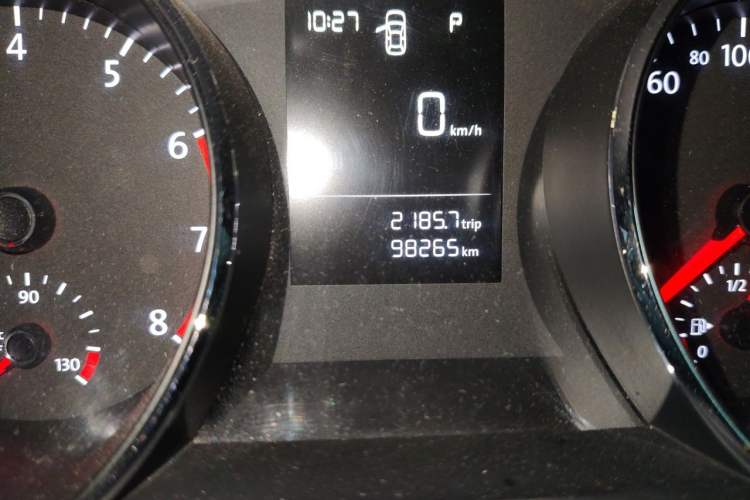 Used Volkswagen Lamando 2015 230TSI DSG Fashion Edition Odometer Close Up