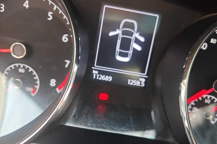 Used Volkswagen Lamando 2015 280TSI DSG Comfort Edition Odometer Close Up