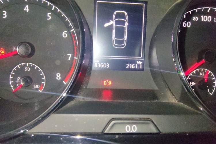 Used Volkswagen Lamando 2015 280TSI DSG Comfort Edition Odometer Close Up