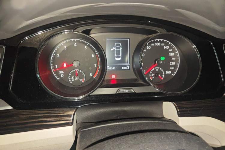 Used Volkswagen Lamando 2015 230TSI DSG Fashion Edition Odometer Close Up