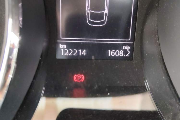 Used Volkswagen Lamando 2015 280TSI Manual Comfort Edition Odometer Close Up