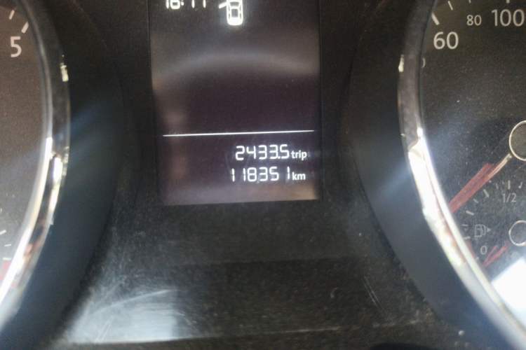 Used Volkswagen Lamando 2015 230TSI DSG Fashion Edition Odometer Close Up