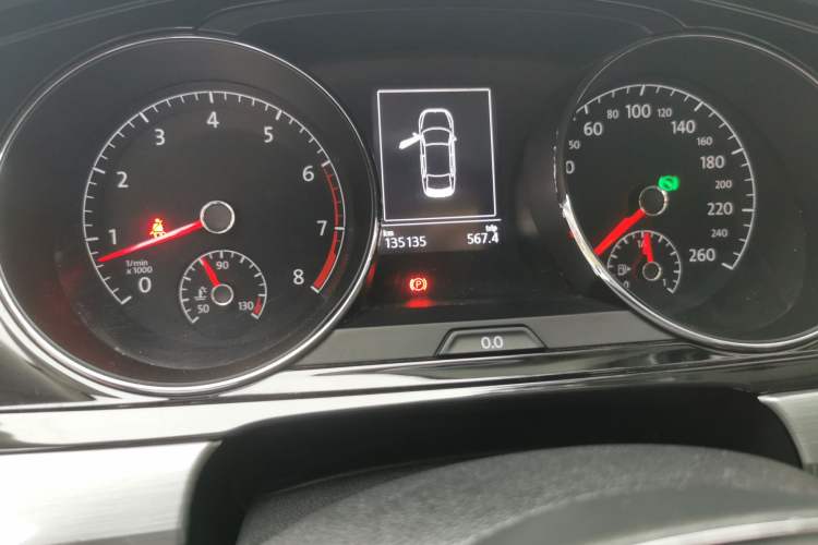 Used Volkswagen Lamando 2015 280TSI DSG Comfort Edition Odometer Close Up
