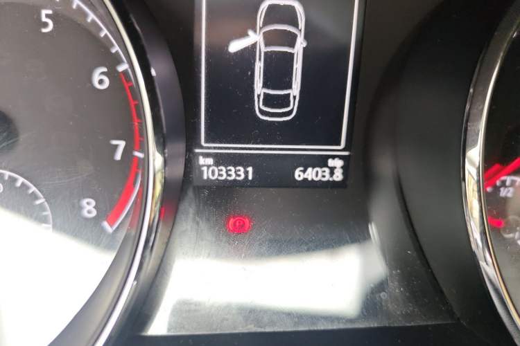 Used Volkswagen Lamando 2015 280TSI DSG Comfort Edition Odometer Close Up