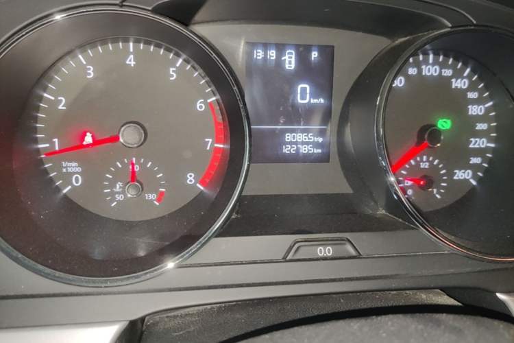 Used Volkswagen Lamando 2015 230TSI DSG Fashion Edition Odometer Close Up
