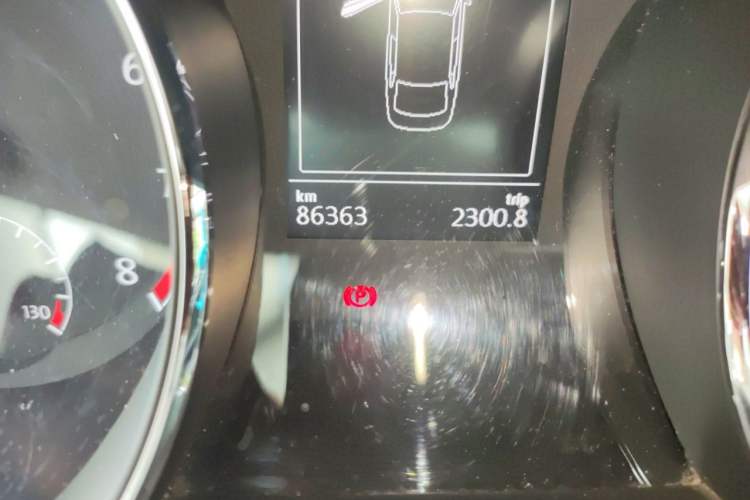 Used Volkswagen Lamando 2015 280TSI DSG Comfort Edition Odometer Close Up