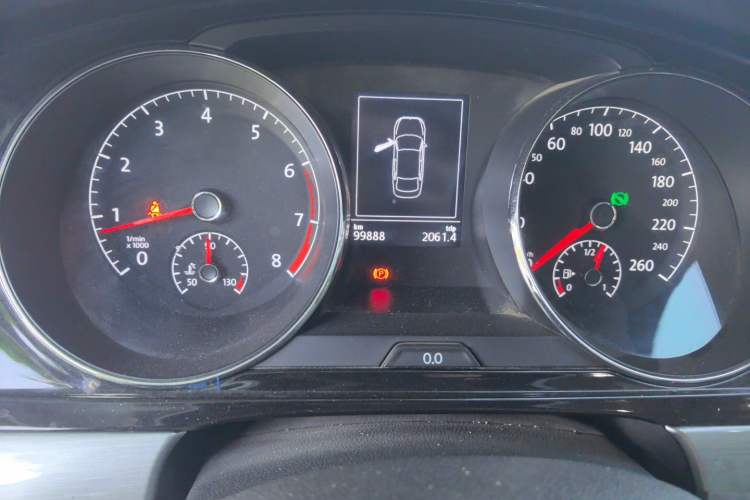 Used Volkswagen Lamando 2015 280TSI DSG Comfort Edition Odometer Close Up