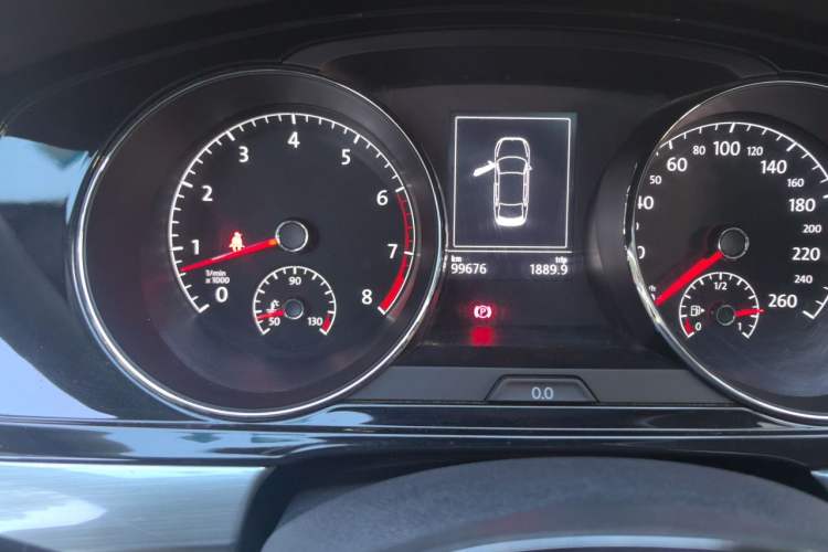 Used Volkswagen Lamando 2015 280TSI DSG Comfort Edition Odometer Close Up