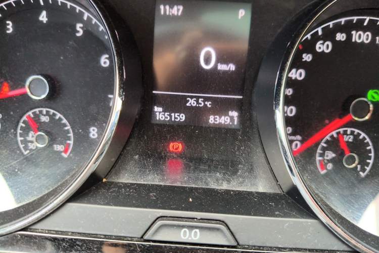 Used Volkswagen Lamando 2015 280TSI DSG Comfort Edition Odometer Close Up