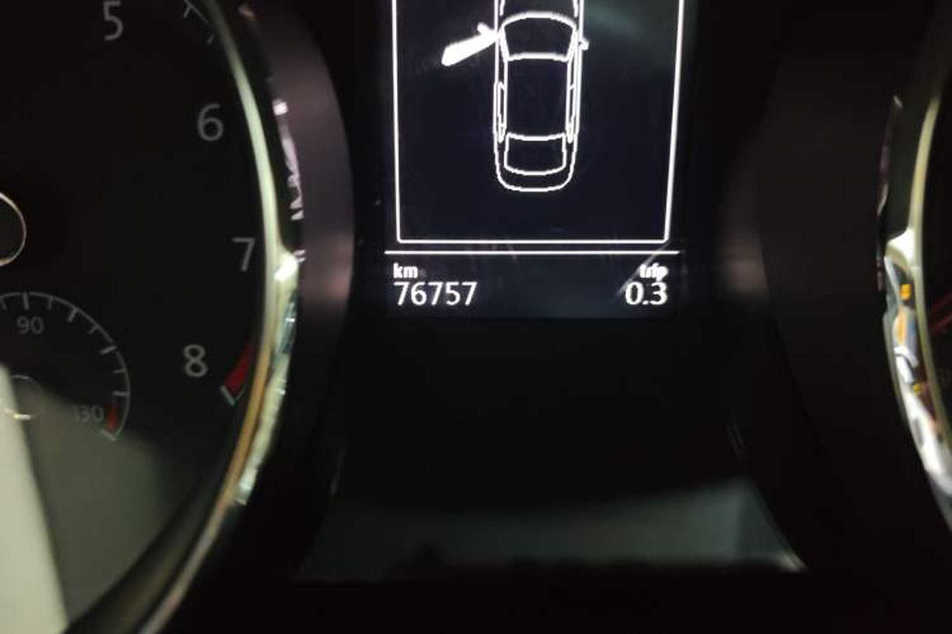 Used Volkswagen Lamando 2015 280TSI DSG Comfort Edition Odometer Close Up