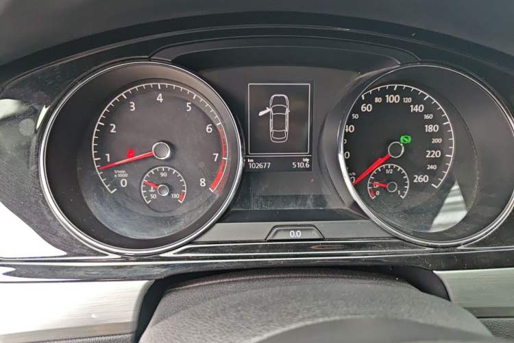 Used Volkswagen Lamando 2015 280TSI DSG Comfort Edition Odometer Close Up
