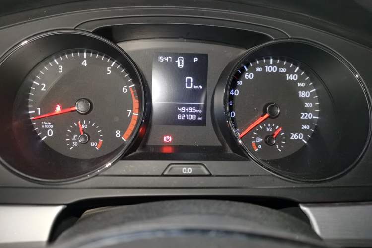 Used Volkswagen Lamando 2015 230TSI DSG Fashion Edition Odometer Close Up