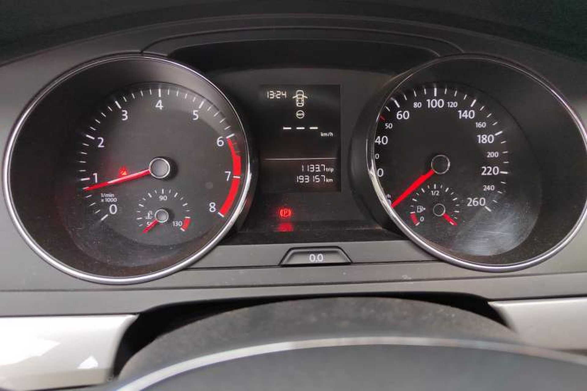 Used Volkswagen Lamando 2015 230TSI Manual Trend Edition Odometer Close Up