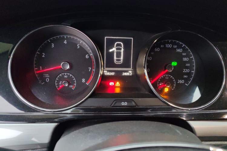 Used Volkswagen Lamando 2015 280TSI DSG Comfort Edition Odometer Close Up