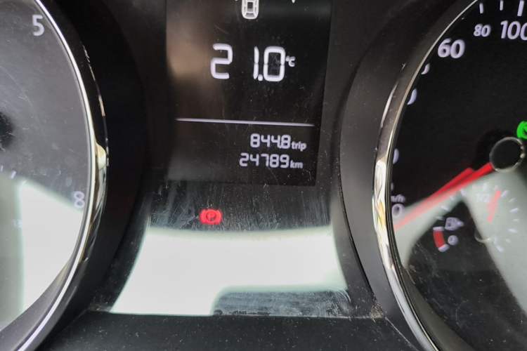 Used Volkswagen Lamando 2015 230TSI DSG Fashion Edition Odometer Close Up