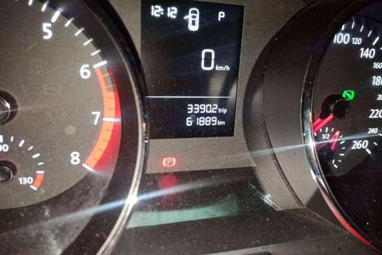 Used Volkswagen Lamando 2015 230TSI DSG Fashion Edition Odometer Close Up