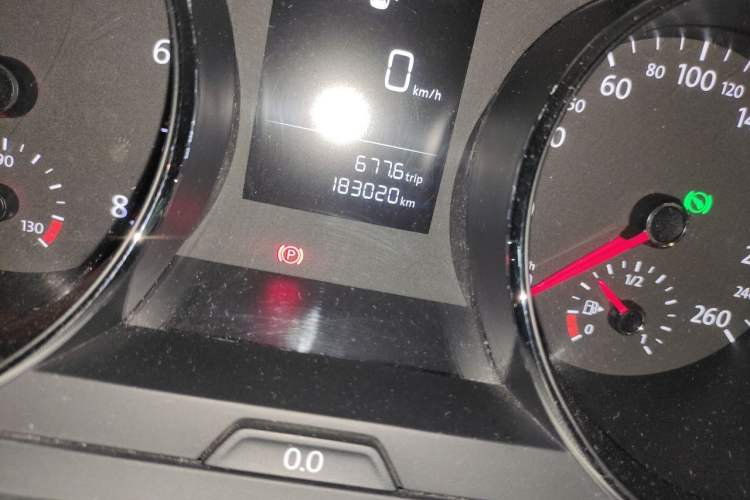 Used Volkswagen Lamando 2015 230TSI DSG Fashion Edition Odometer Close Up