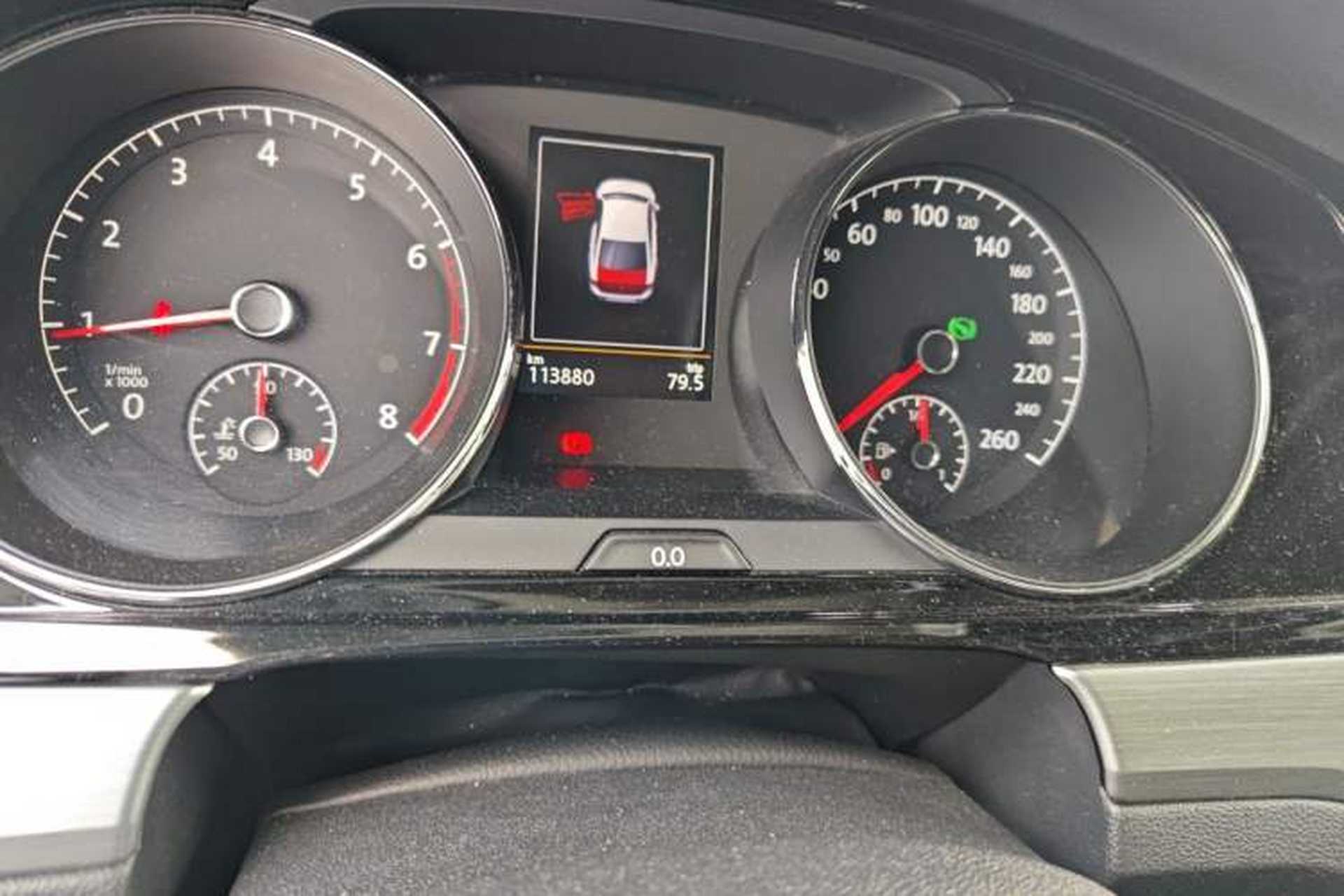 Used Volkswagen Lamando 2015 330TSI DSG Luxury Edition Odometer Close Up