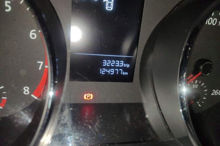 Used Volkswagen Lamando 2015 230TSI DSG Fashion Edition Odometer Close Up