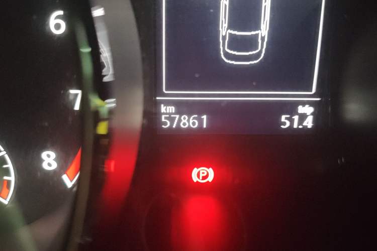 Used Volkswagen Lamando 2015 280TSI DSG Comfort Edition Odometer Close Up