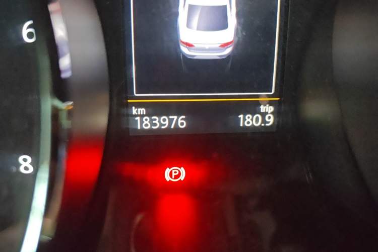 Used Volkswagen Lamando 2015 280TSI DSG Luxury Edition Odometer Close Up