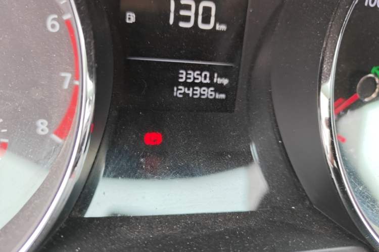 Used Volkswagen Lamando 2015 230TSI DSG Fashion Edition Odometer Close Up